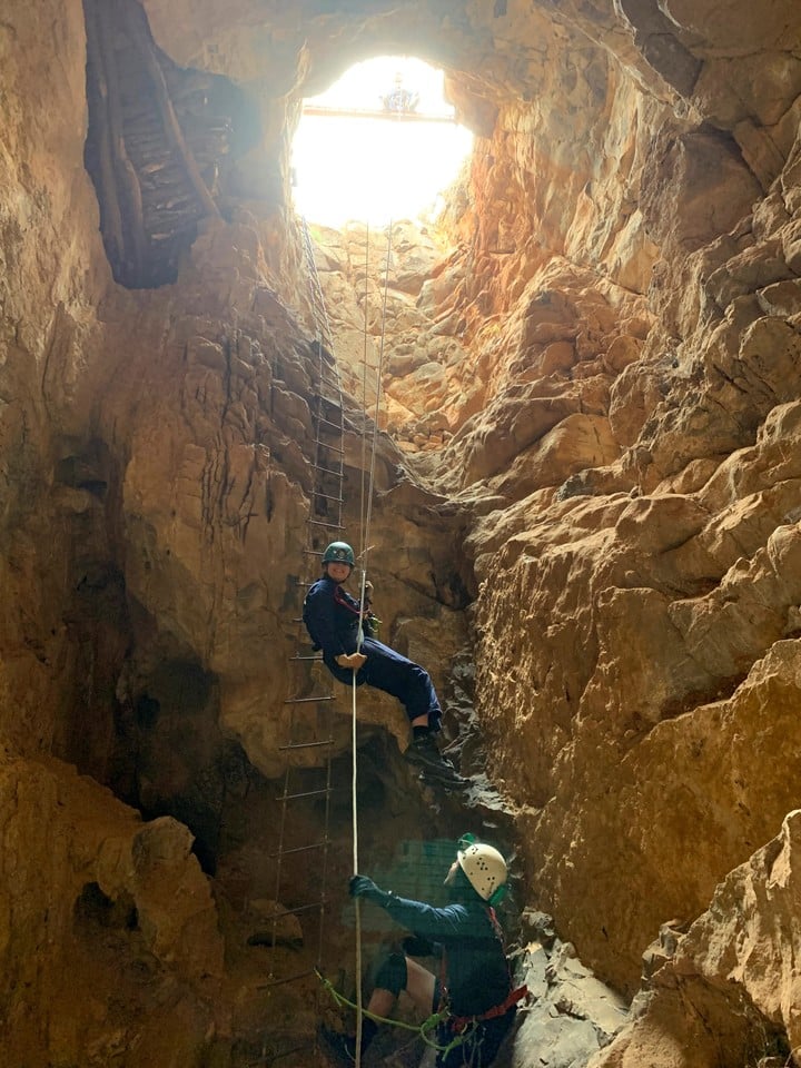 Cueva de Mairs, donde se encontraron los fósiles del Águila de Gaff.  Foto EFE.