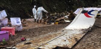 Restos del avión de China Eastern que se estrelló en el que murieron 132 personas a bordo el pasado mes de marzo.